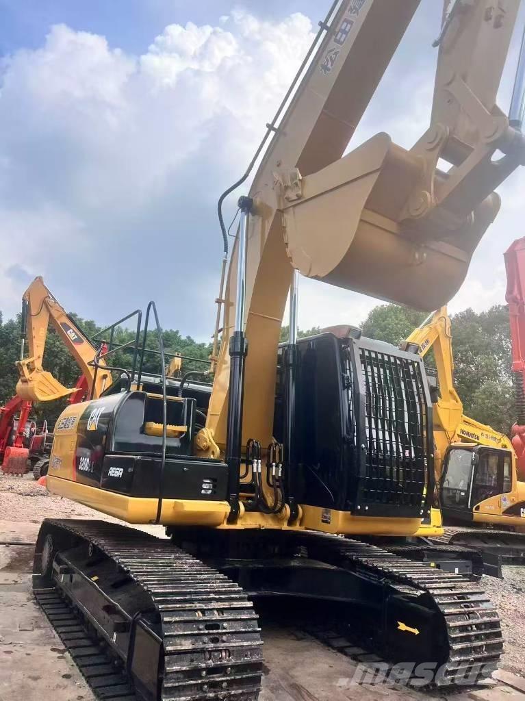 CAT 320 D2L Pelle sur chenilles