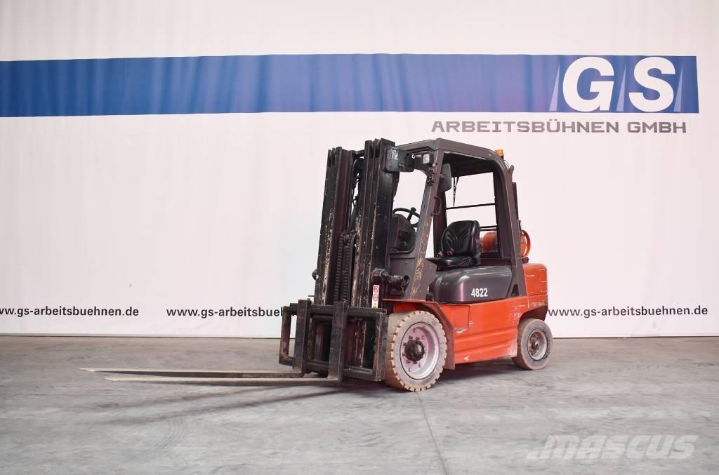 Manitou CG 30 P Chariots GPL