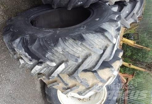  Pneus 13.6R24 Pneus, roues et jantes