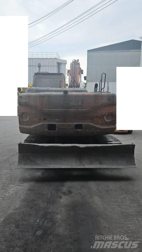 Doosan DX 140 LC Pelle sur chenilles