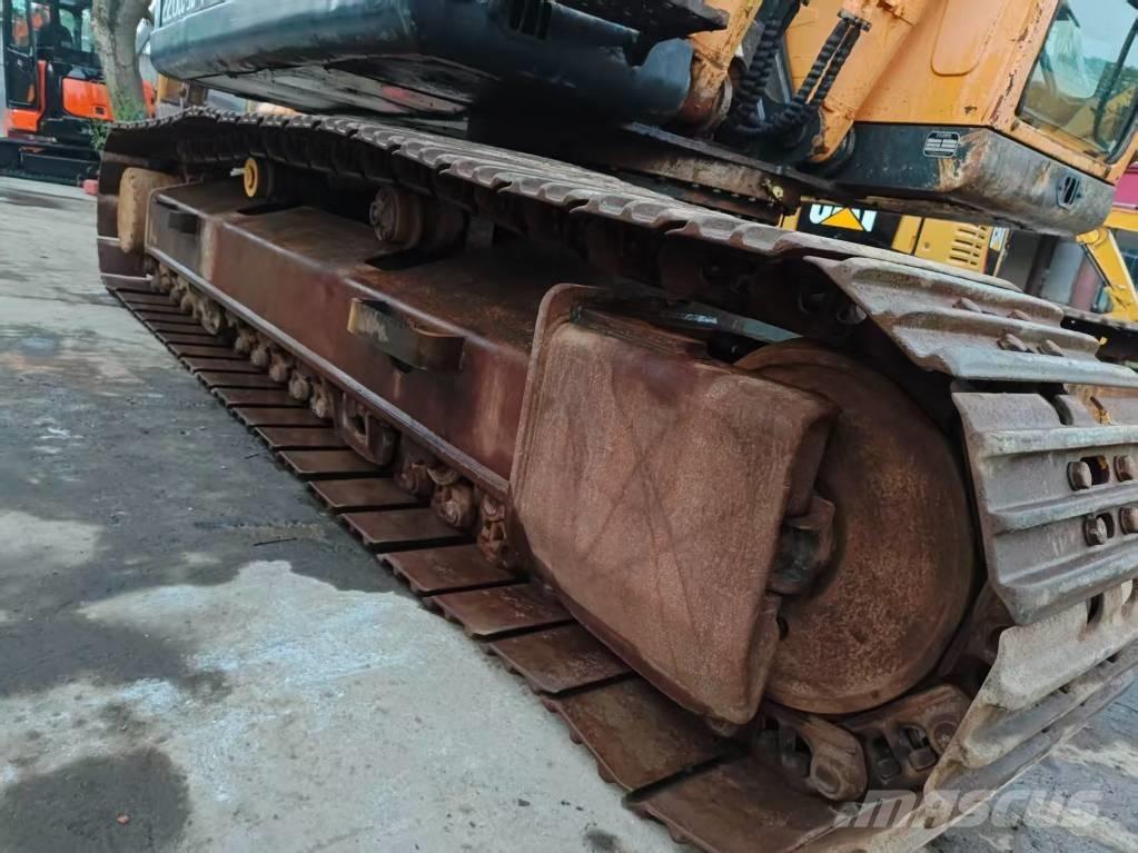 Hyundai R220LC-9S Pelle sur chenilles