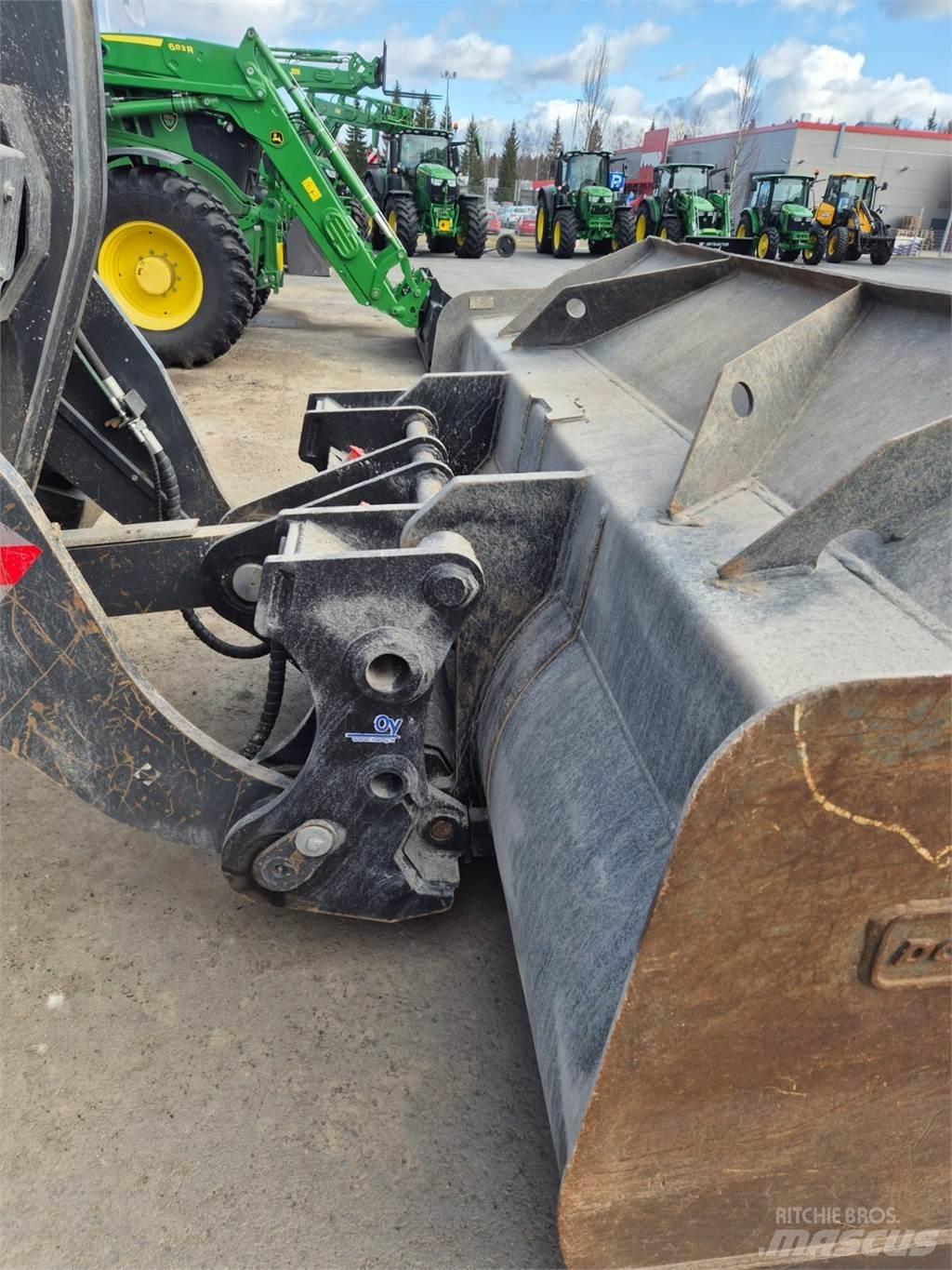 Develon DL320-7 Chargeuse sur pneus
