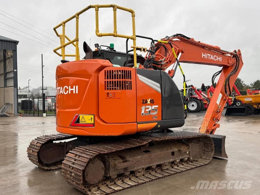 Hitachi ZX 135 US-7 Pelle sur chenilles