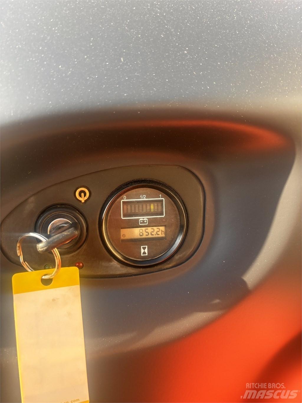 Linde L 16 Gerbeur accompagnant