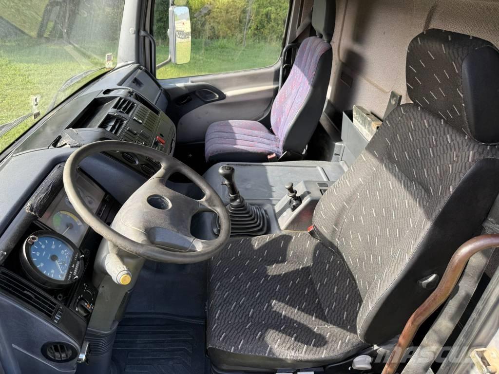 Mercedes-Benz 1828 Camion benne