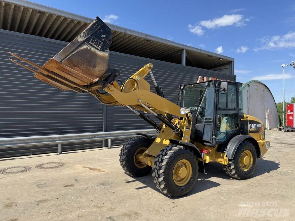 CAT 906M Chargeuse sur pneus