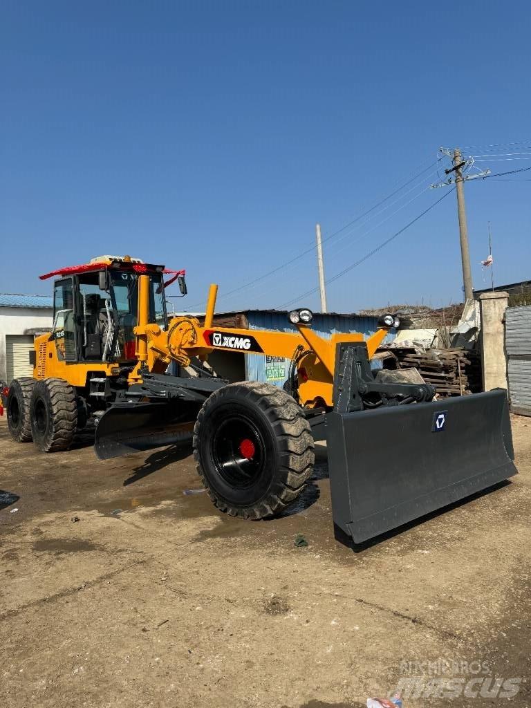 XCMG GR 2153 Niveleuse