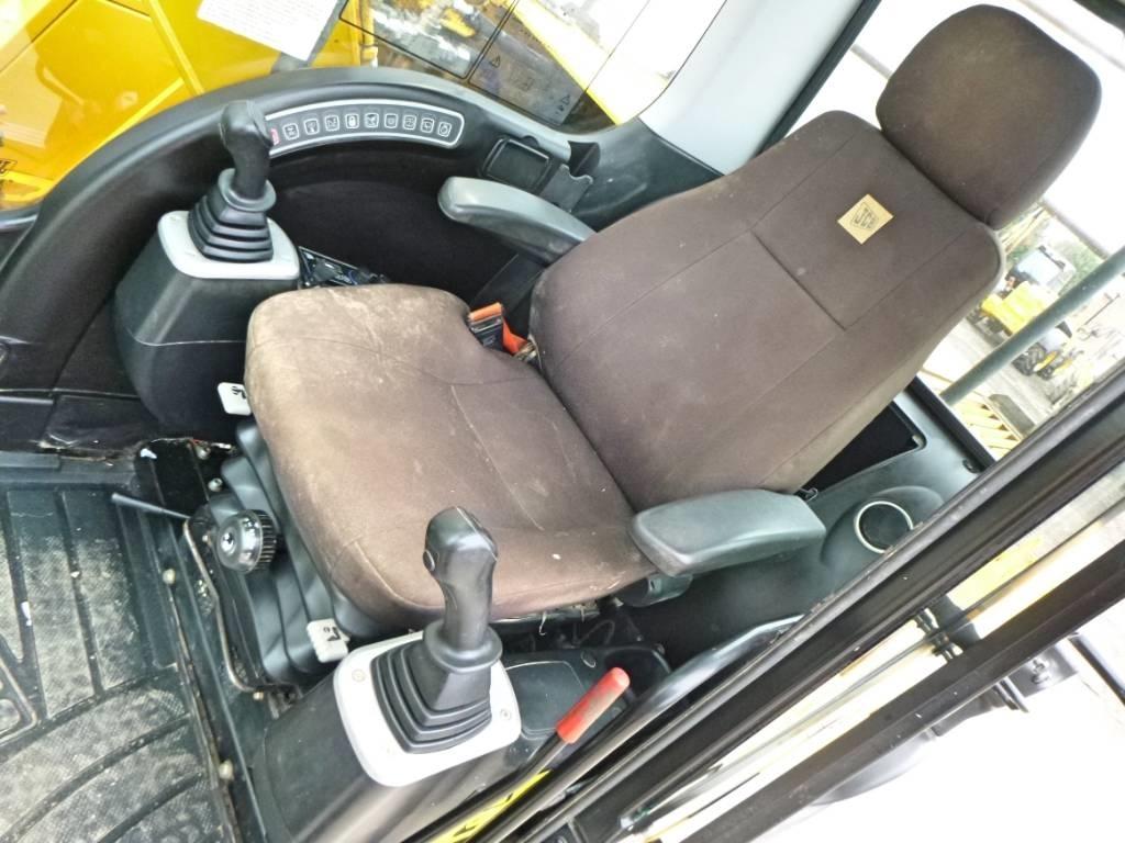 JCB JS 130 LC Pelle sur chenilles