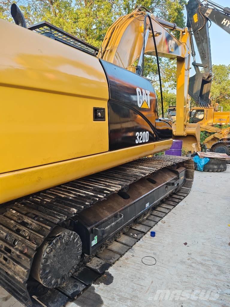 CAT 320d Pelle sur chenilles