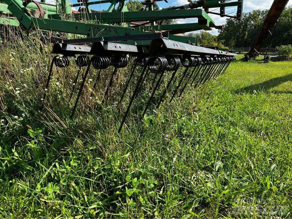 John Deere 960 Déchaumeur, cultivateur