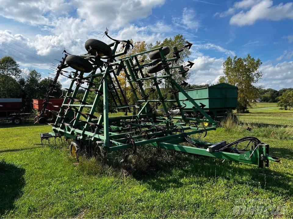 John Deere 960 Déchaumeur, cultivateur