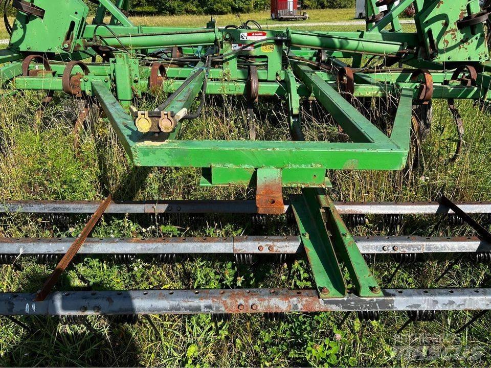 John Deere 960 Déchaumeur, cultivateur