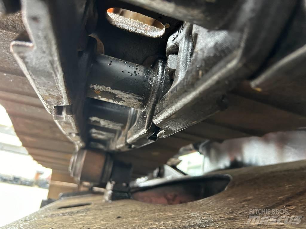 Hitachi ZX 135 US Pelle sur chenilles