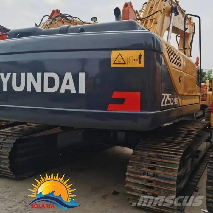 Hyundai R225LC Pelle sur chenilles