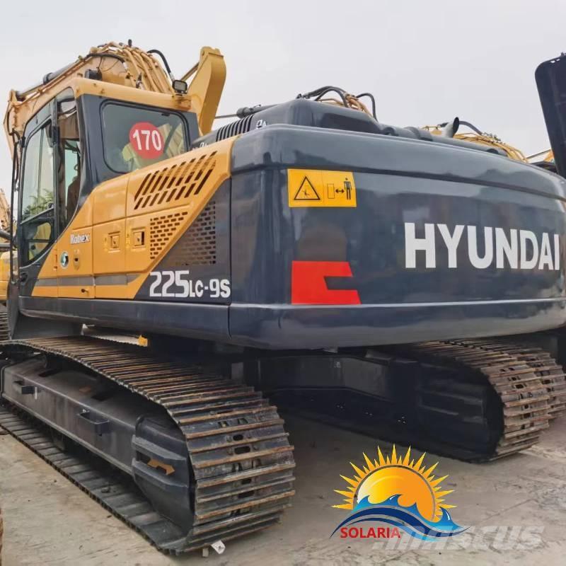 Hyundai R225LC Pelle sur chenilles