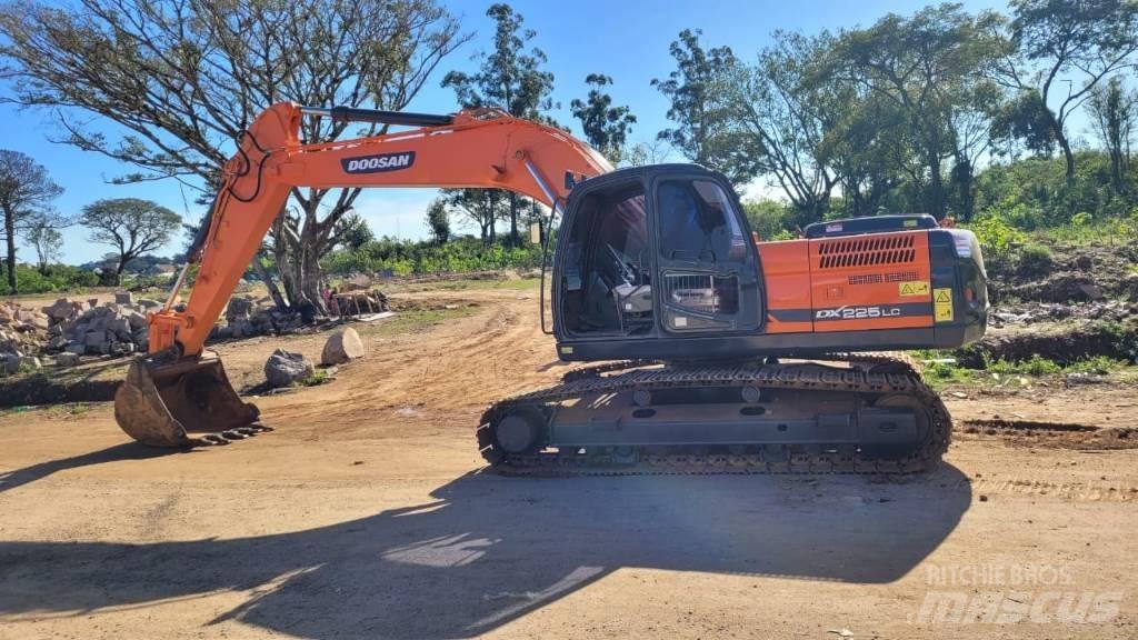 Doosan DX 225 LCA Pelle sur chenilles