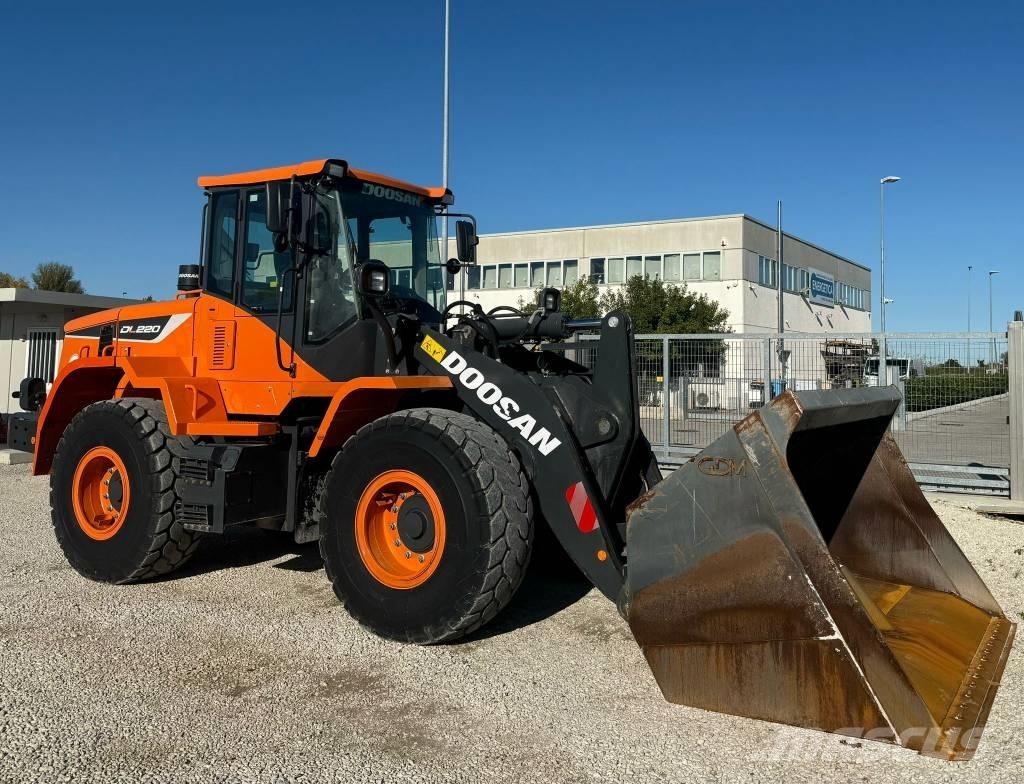 Doosan DL 220-5 Chargeuse sur pneus