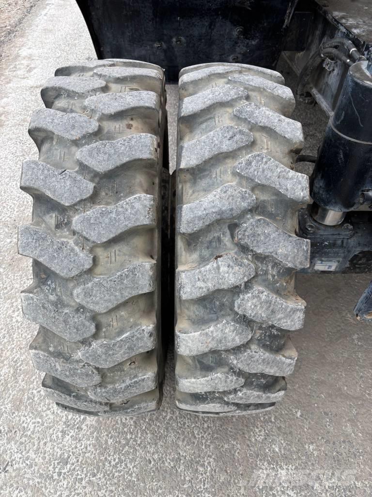 Hitachi ZX 140 W-5B Pelle sur pneus