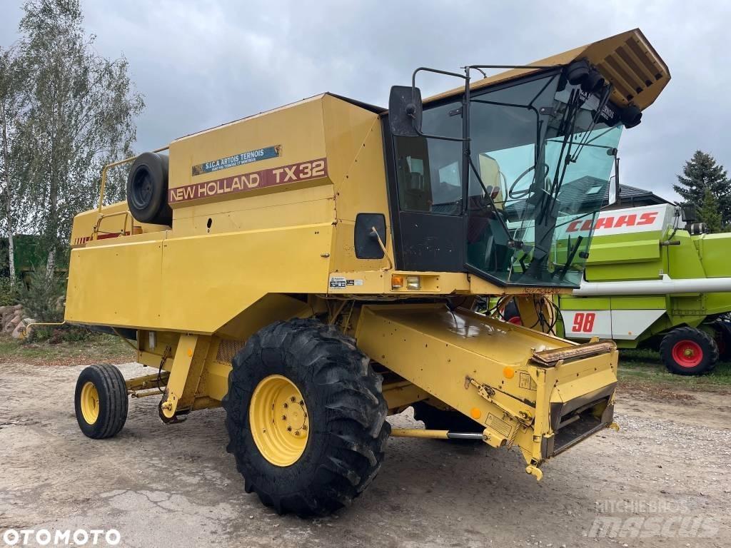 New Holland TX 32 Moissonneuse batteuse