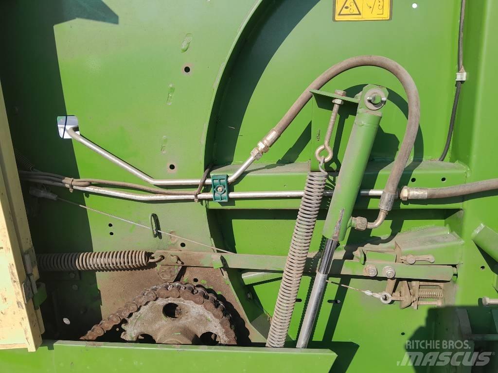Krone MYYTY KR 130 Presse à balle ronde