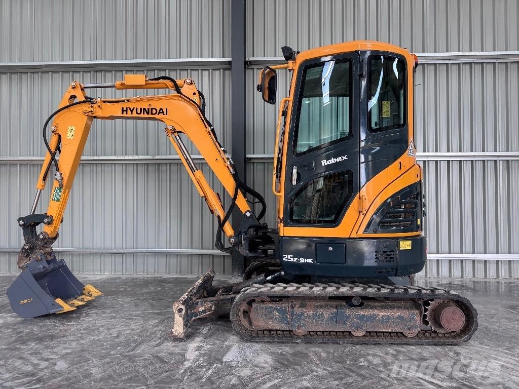 Hyundai R25Z-9 AK Mini pelle < 7t