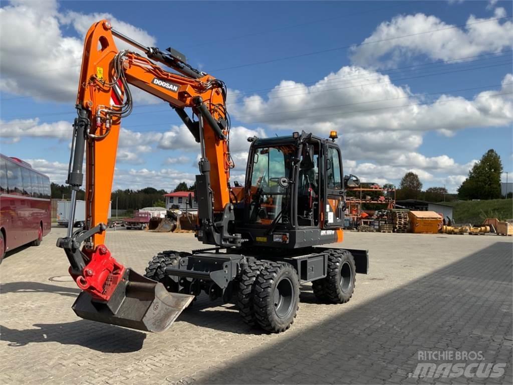 Doosan DX100W-7 Pelle sur pneus