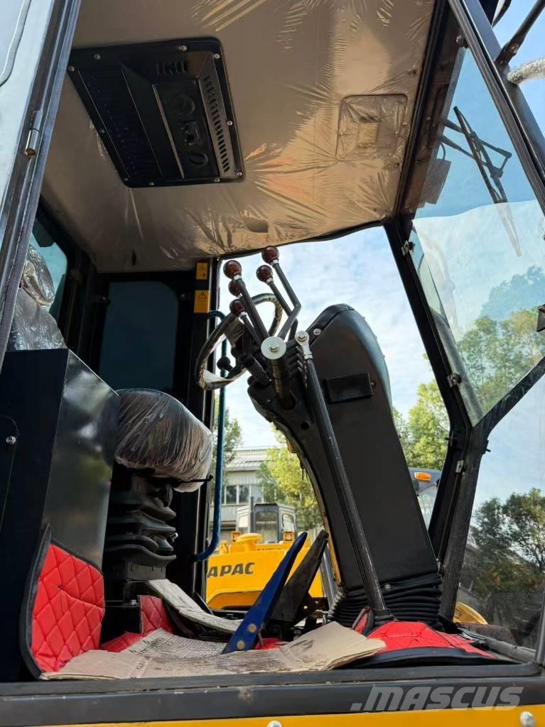 XCMG GR 1803 Niveleuse