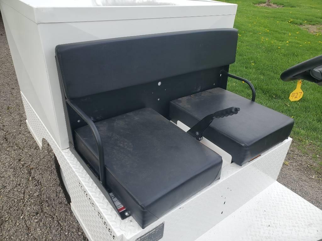 Taylor-Dunn R380 Chariot remorqueur