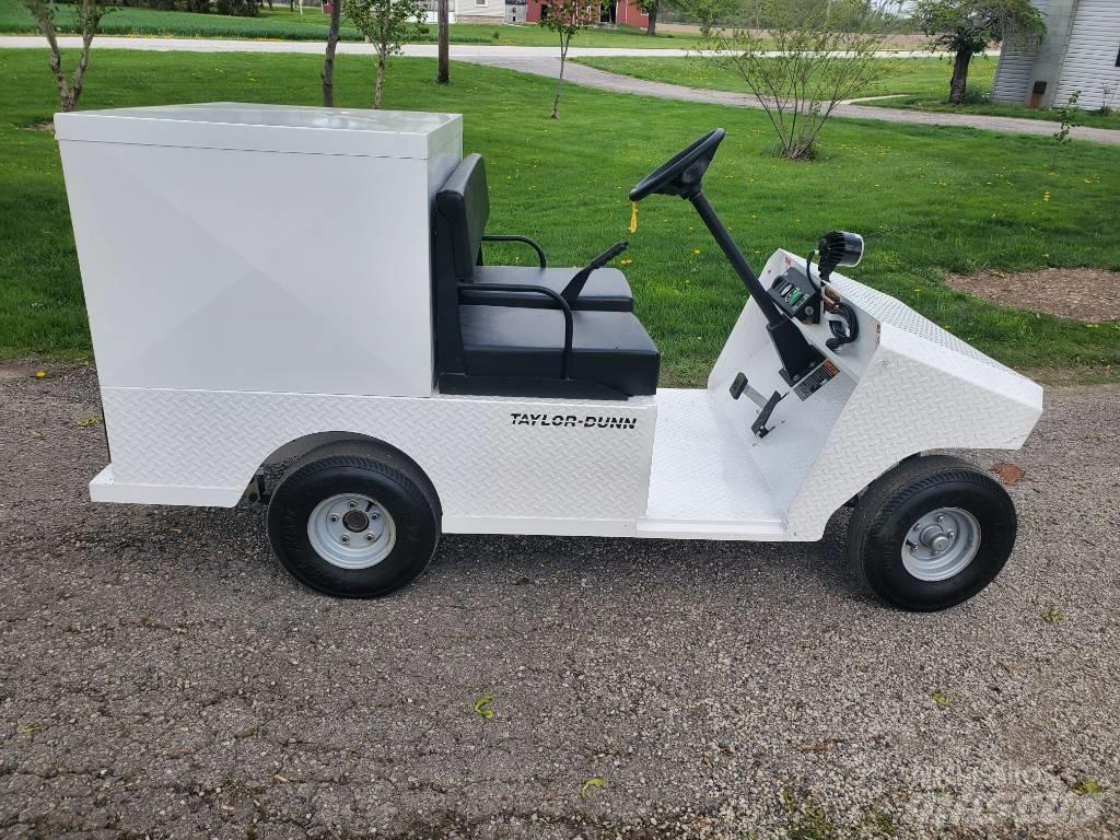 Taylor-Dunn R380 Chariot remorqueur