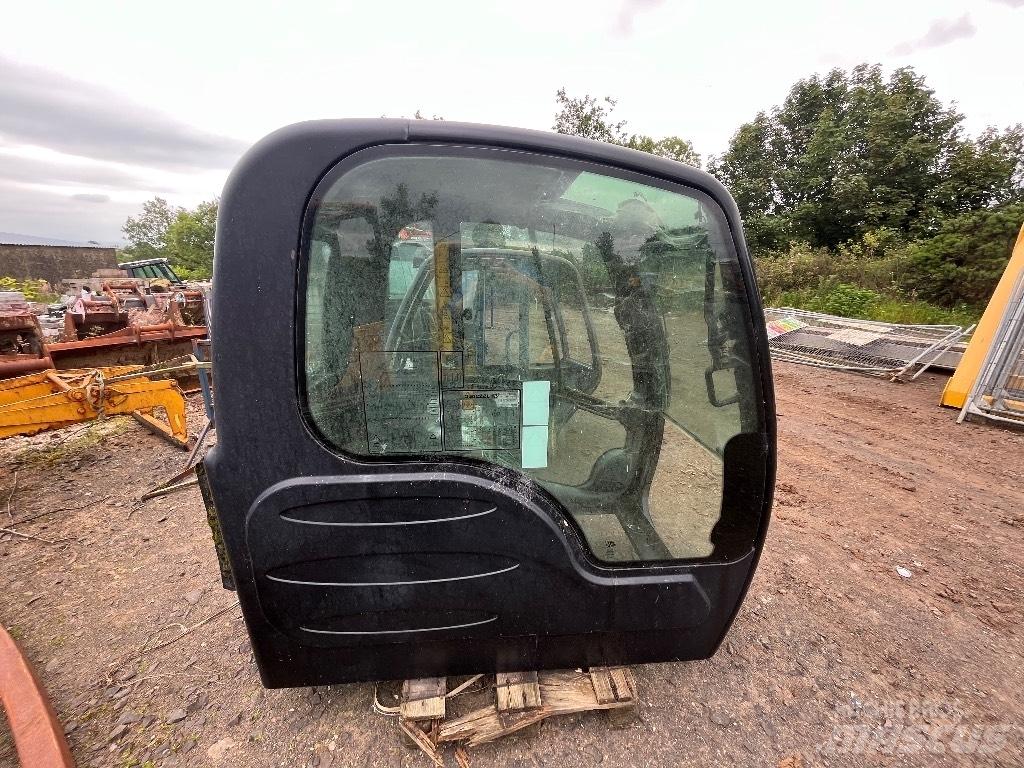 JCB JS220 Cabin / Cab Pelle sur chenilles