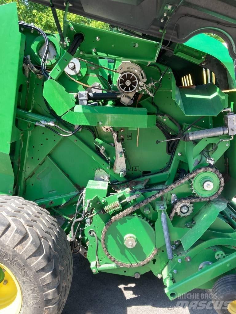 John Deere F441R Presse à balle ronde