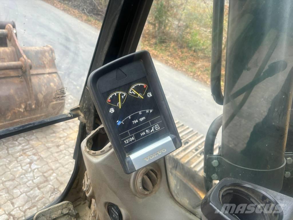 Volvo EC 220 DL Pelle sur chenilles