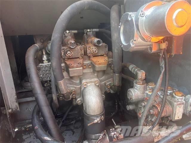 Hitachi EX120 Pelle sur chenilles