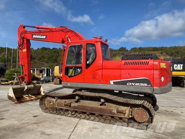 Doosan DX 235 LC Pelle sur chenilles