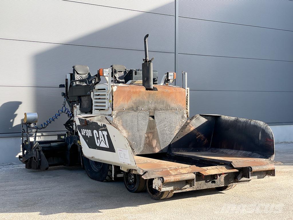 CAT AP300 Finisseur