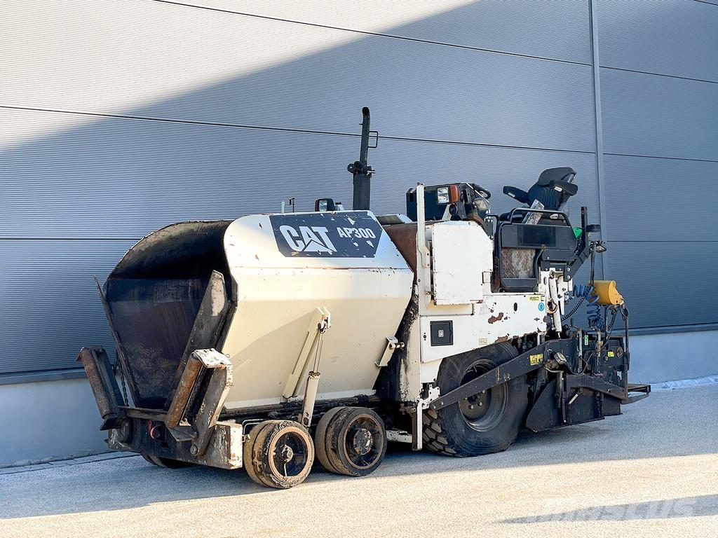 CAT AP300 Finisseur