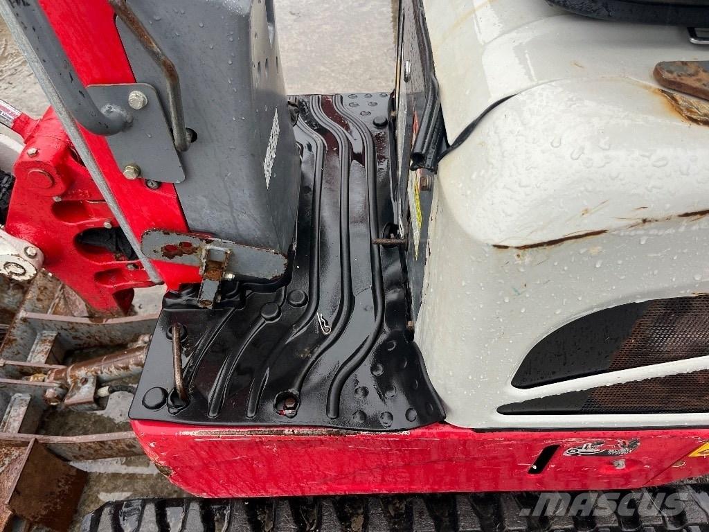 Takeuchi TB 210 R Mini pelle < 7t