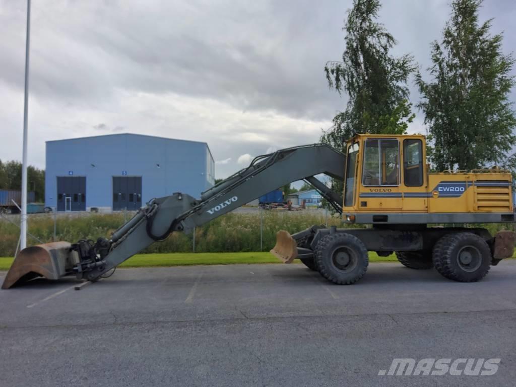 Volvo EW 200 Pelle sur pneus