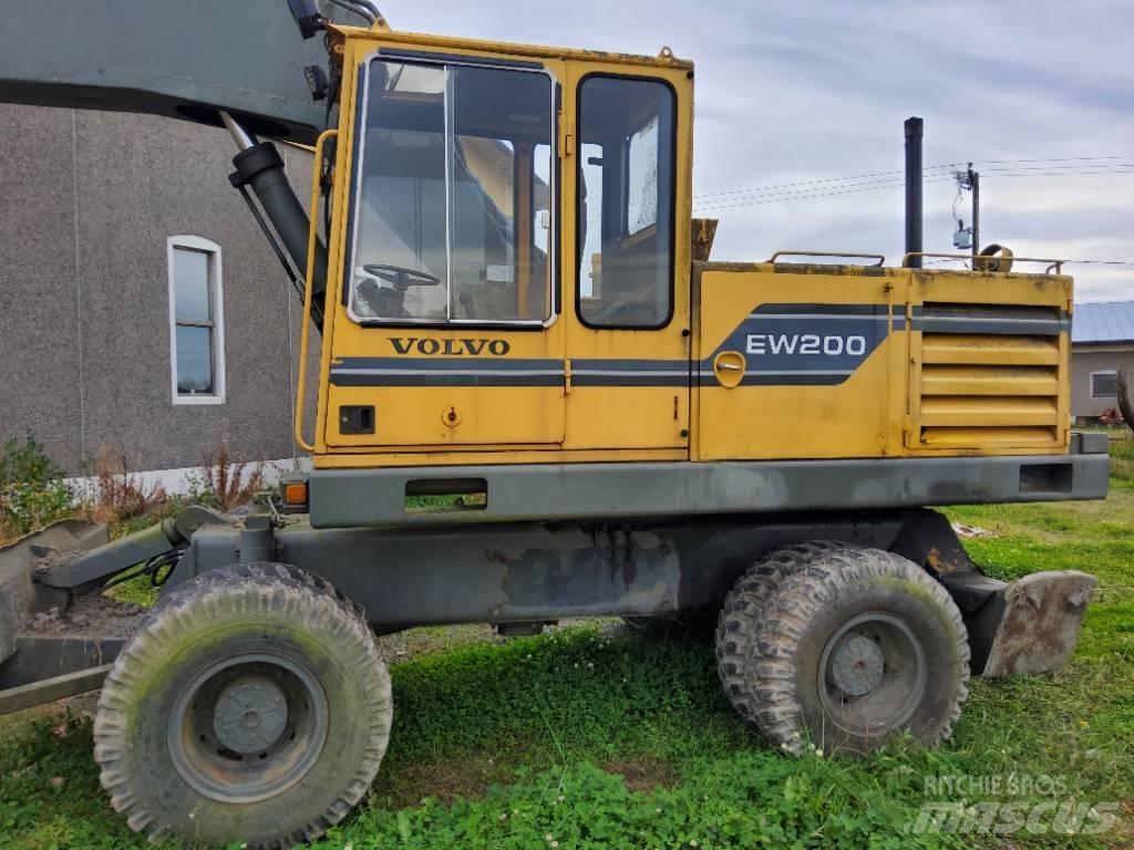 Volvo EW 200 Pelle sur pneus