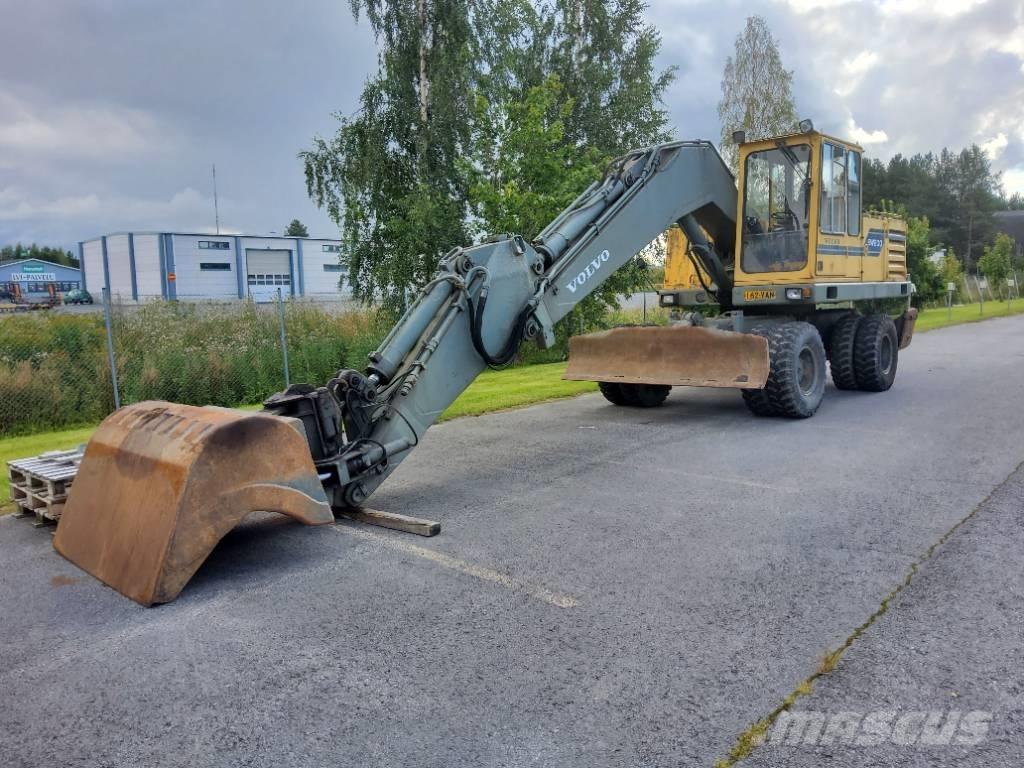 Volvo EW 200 Pelle sur pneus