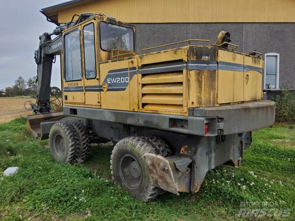Volvo EW 200 Pelle sur pneus