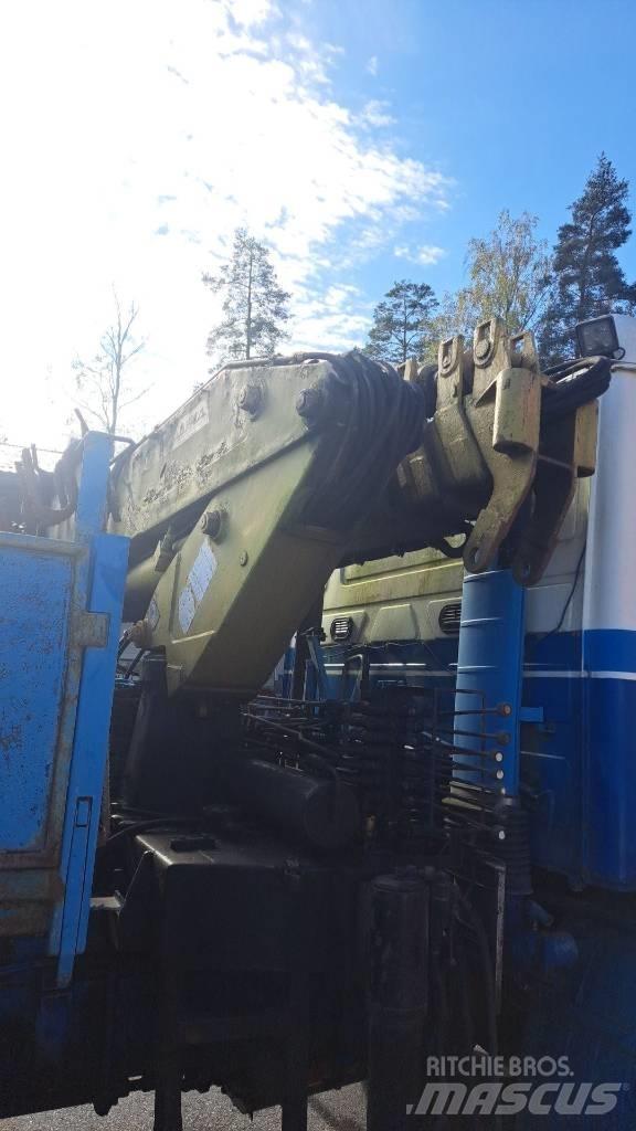 Volvo F 12 Camion plateau ridelle avec grue