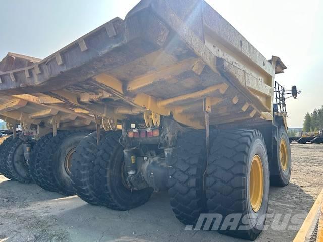 Komatsu 605-7 Tombereau rigide
