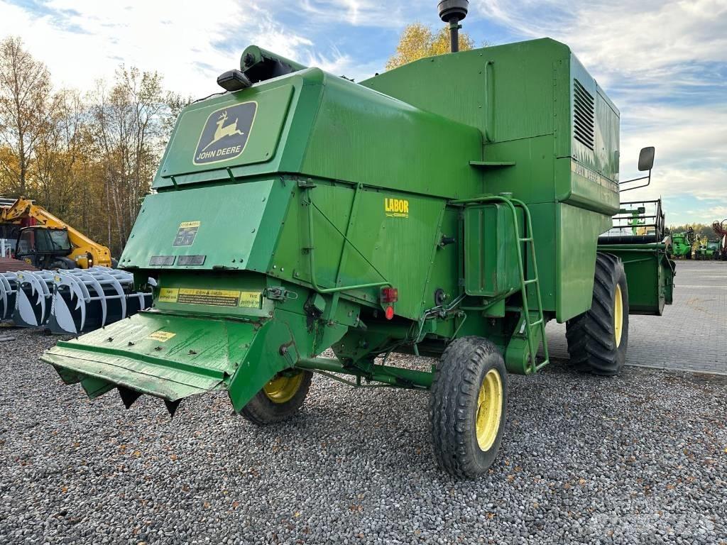 John Deere 1042 Moissonneuse batteuse