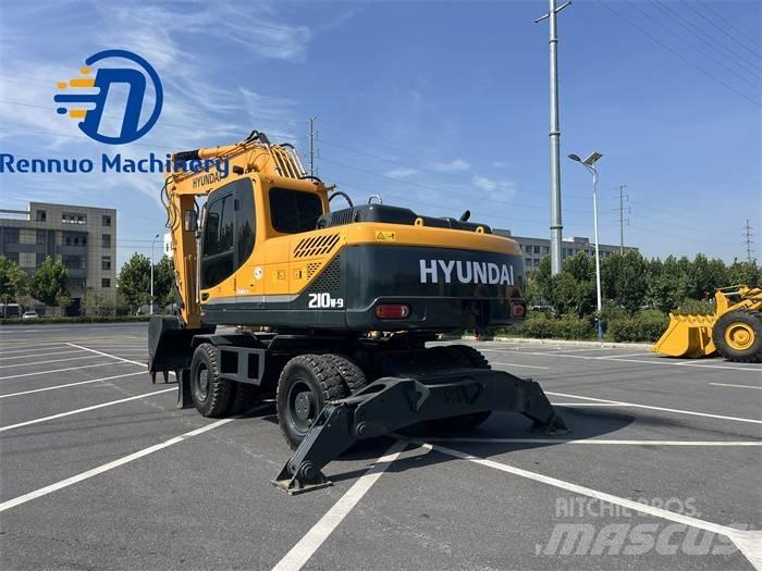 Hyundai R210W-9 Pelle sur pneus