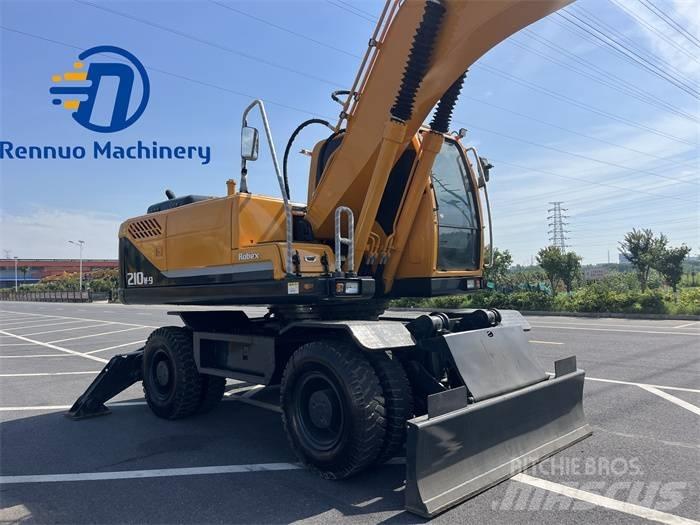 Hyundai R210W-9 Pelle sur pneus