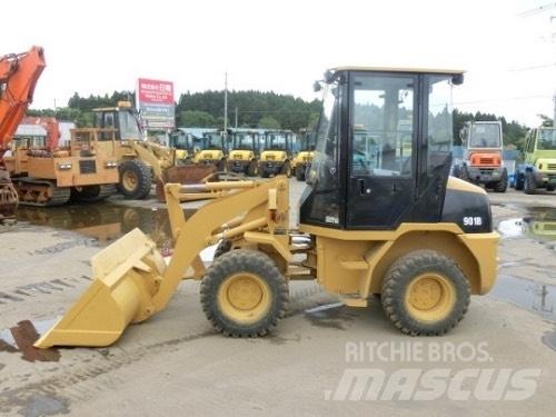 CAT 901B Chargeuse sur pneus