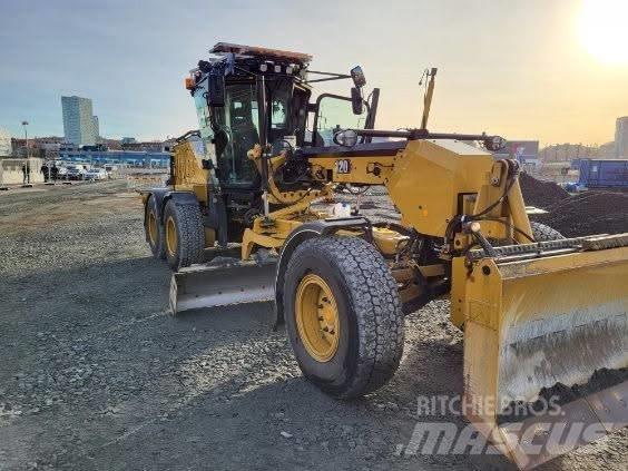 CAT 120 ADW Niveleuse