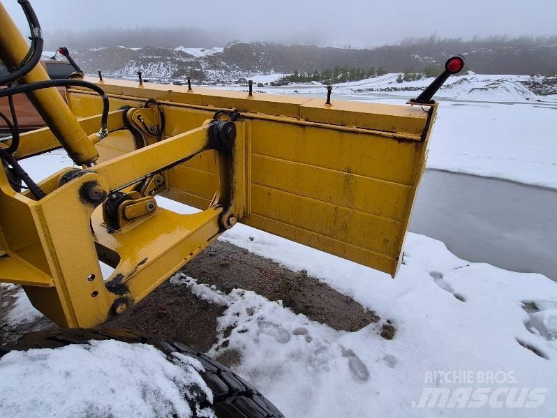 CAT 120 ADW Niveleuse