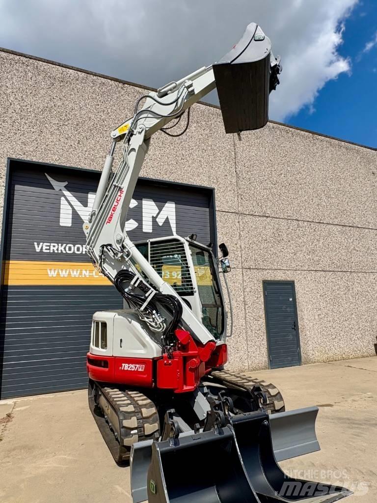 Takeuchi TB 257 FR Mini pelle < 7t